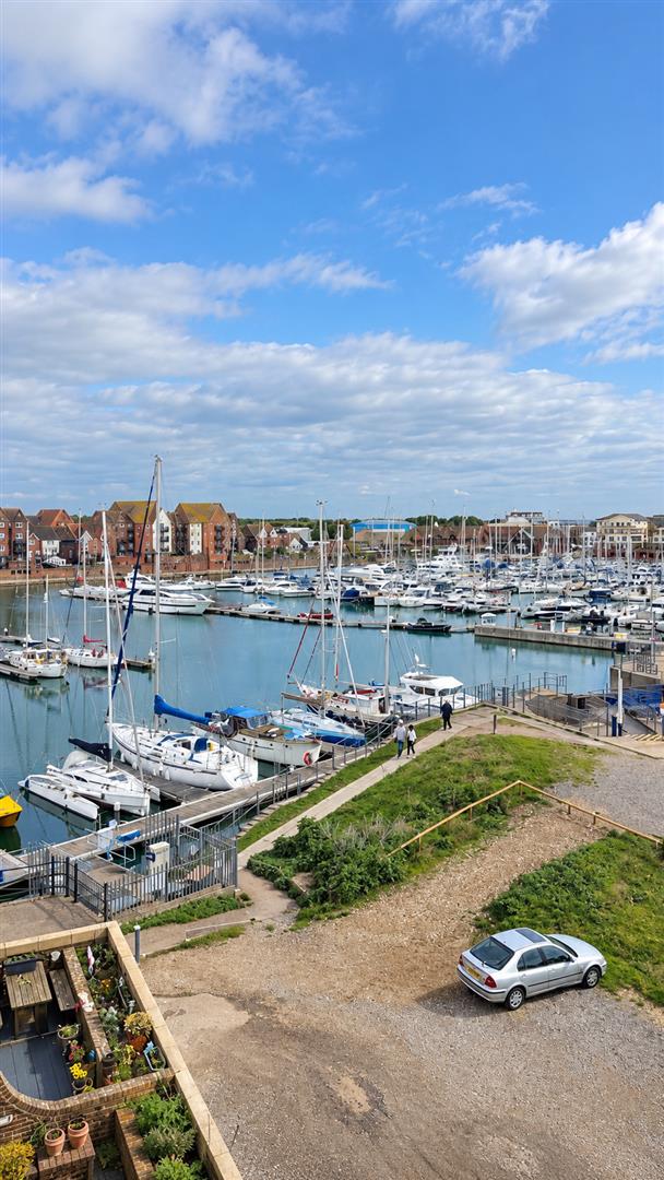 Bermuda Place, Sovereign Harbour, Eastbourne